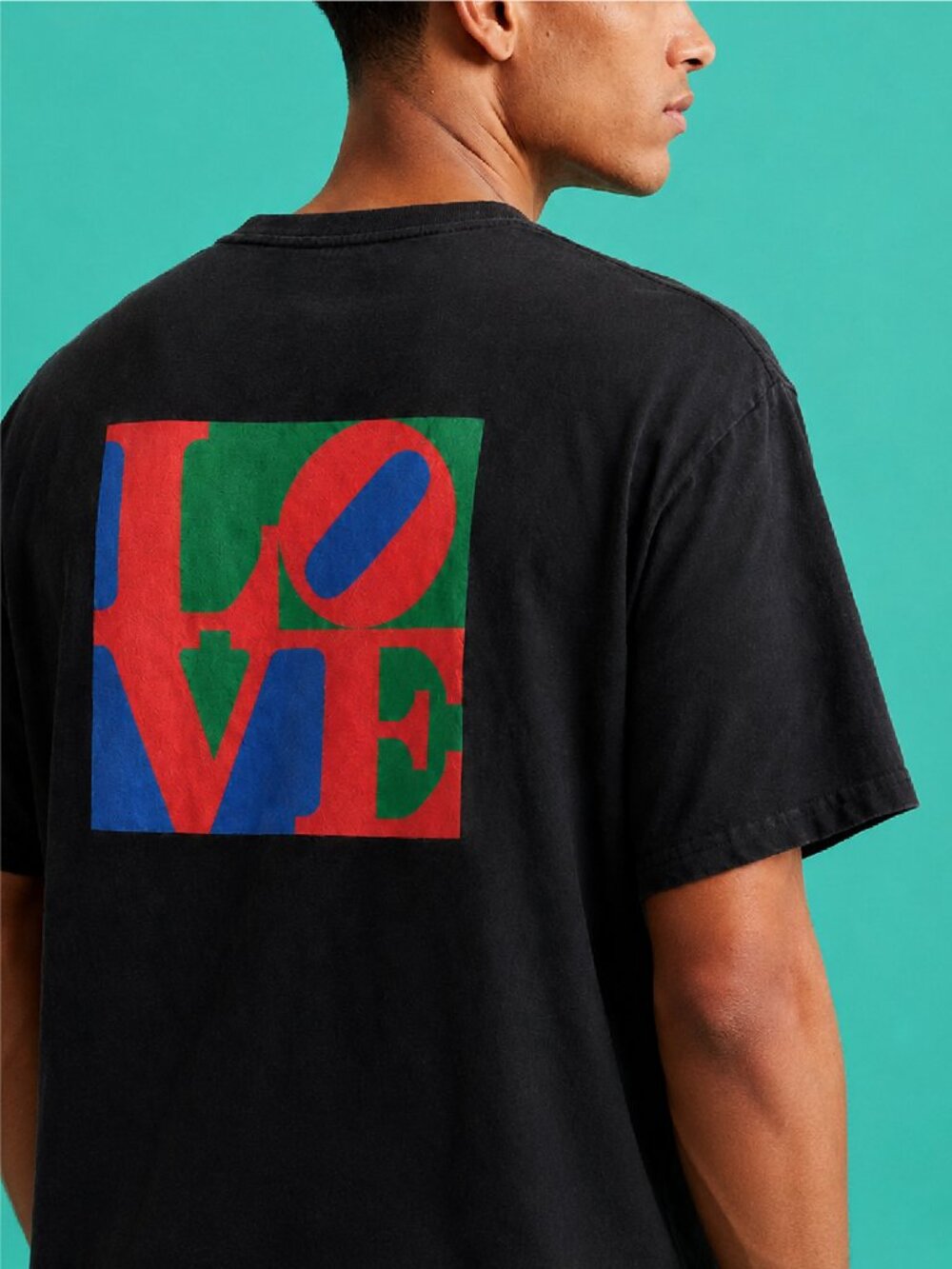 Uniqlo UT MoMA Robert Indiana LOVE Graphic/Embroidered Black T-shirt